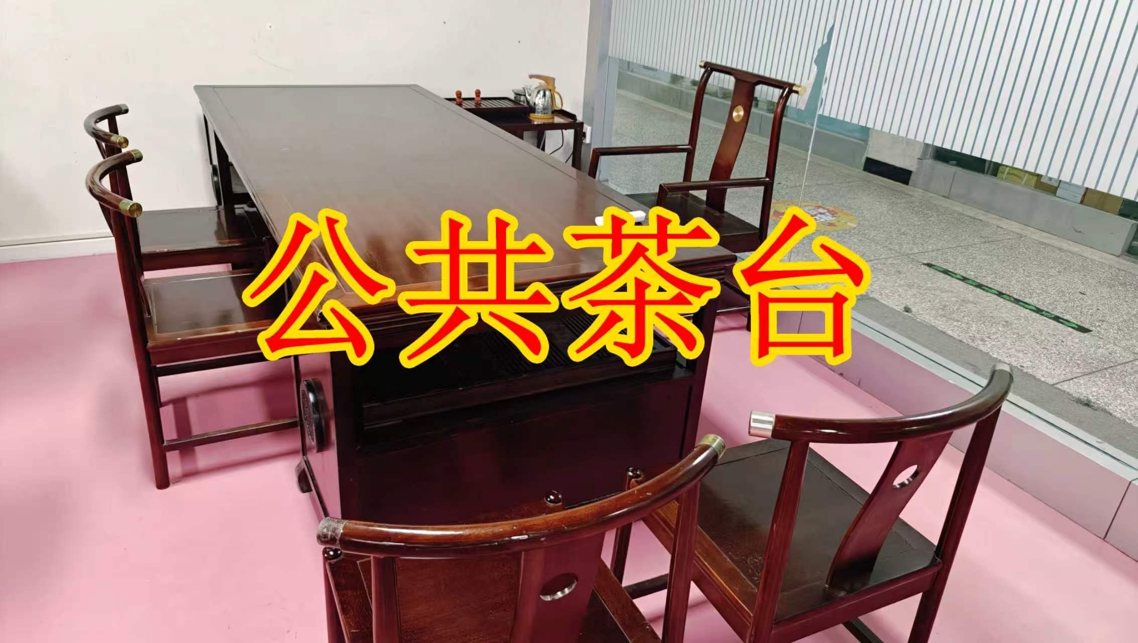 东环路辅路面积灵活：小面积办公室至大面积办公、经营空间均可选择； 部分房源可注册公司，满足企业办公需求； 商铺临街，具备上下水、用电等经营条件； 适合副食品、茶叶、酒水、百货、电商、培训、办公等多种行业。